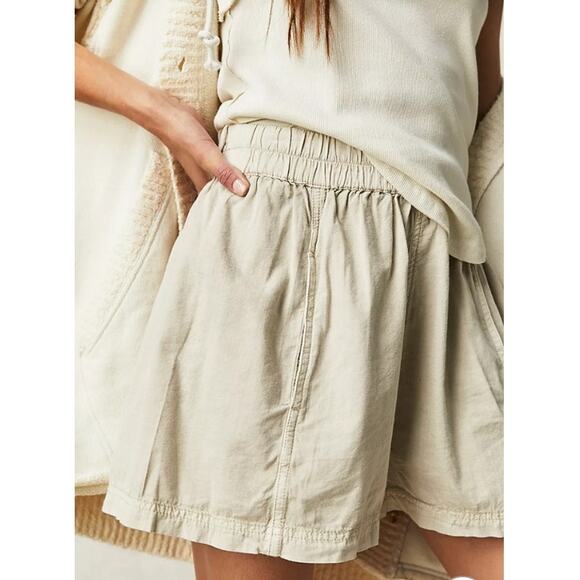 Free People Pants - FREE PEOPLE GET FREE POPLIN SHORTS - NILLA CREAM M 3031